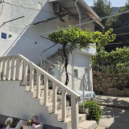 Lovely Apartment Omiš Extérieur photo