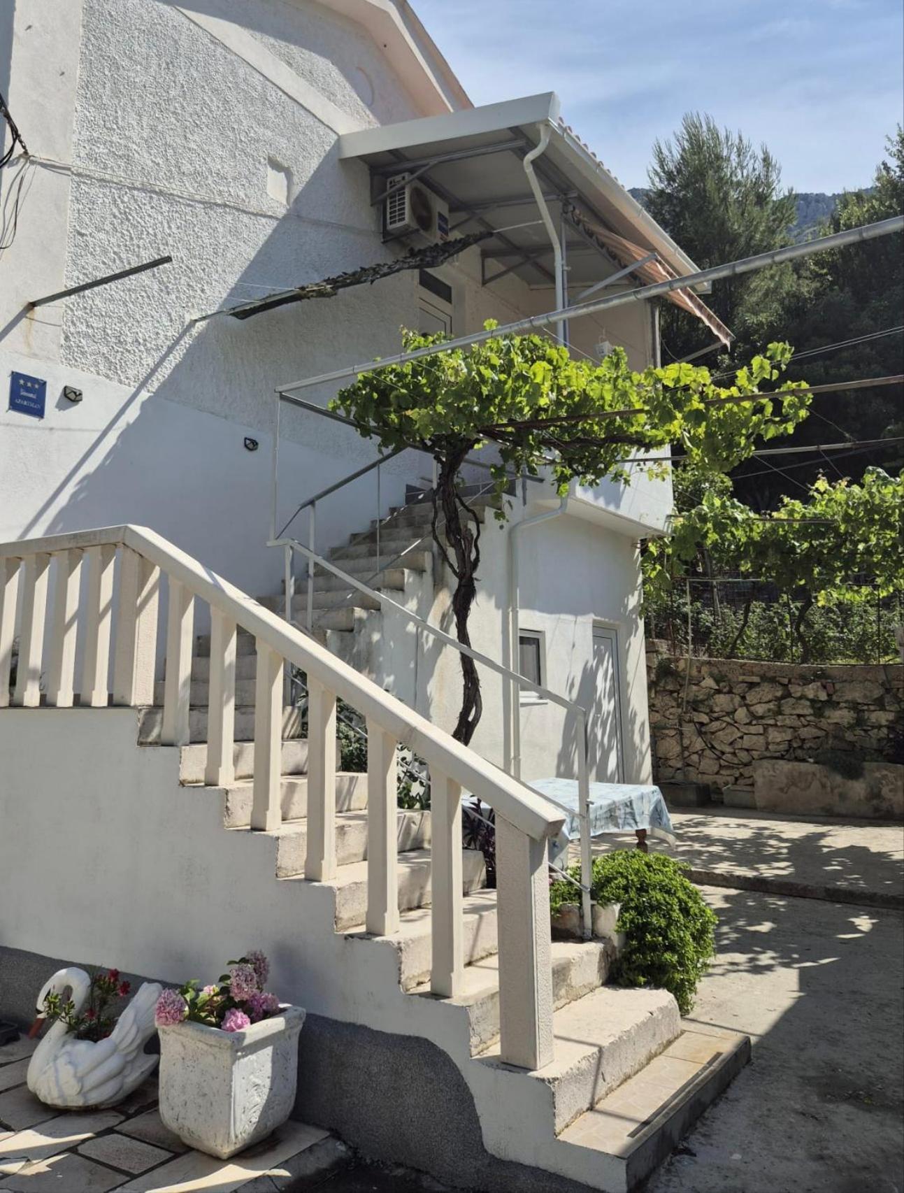 Lovely Apartment Omiš Extérieur photo